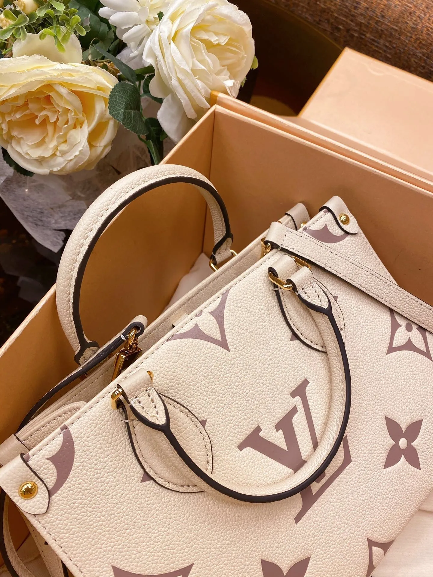 Designer Totes - LOV - 6020
