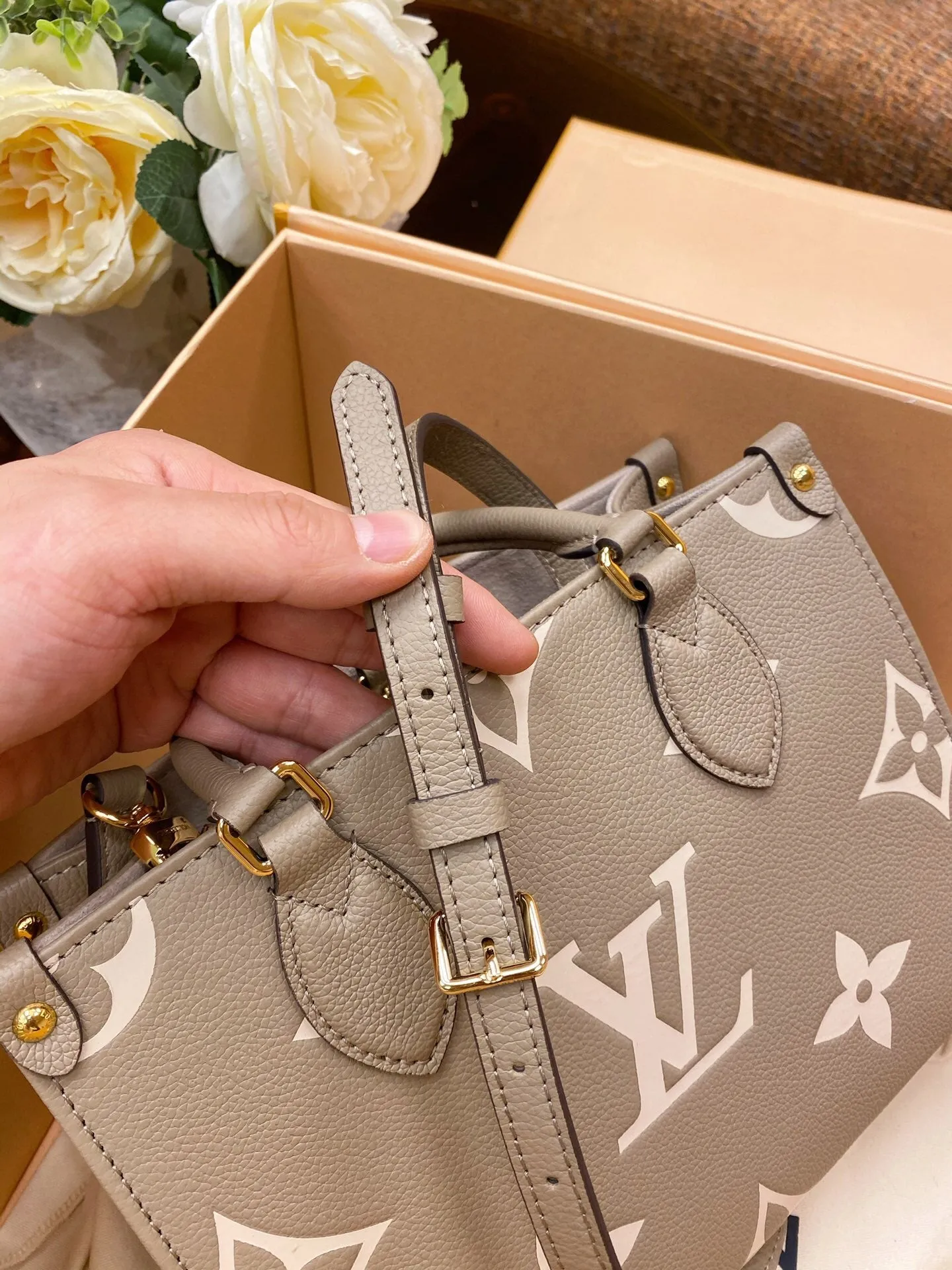 Designer Totes - LOV - 6020