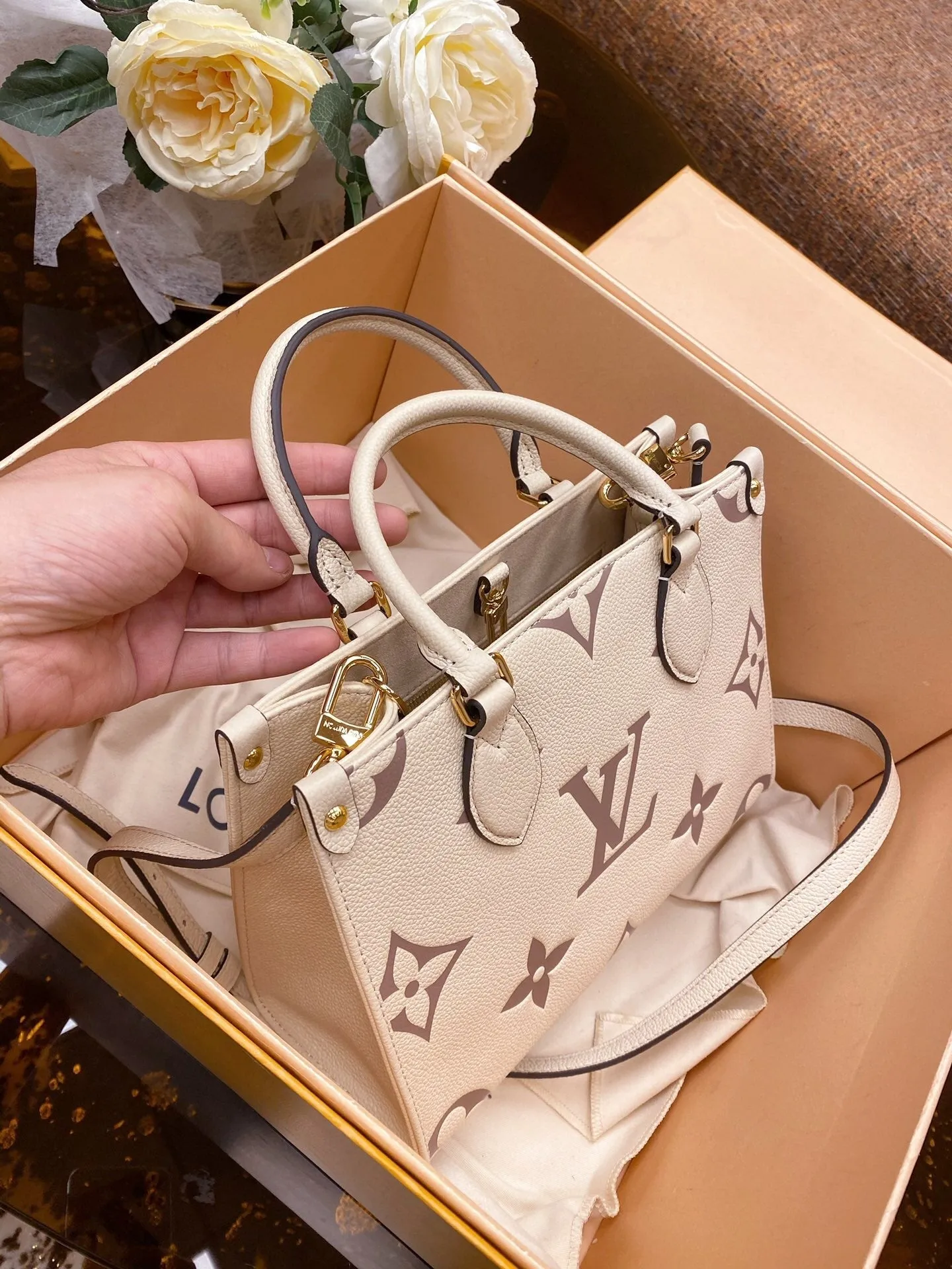 Designer Totes - LOV - 6020