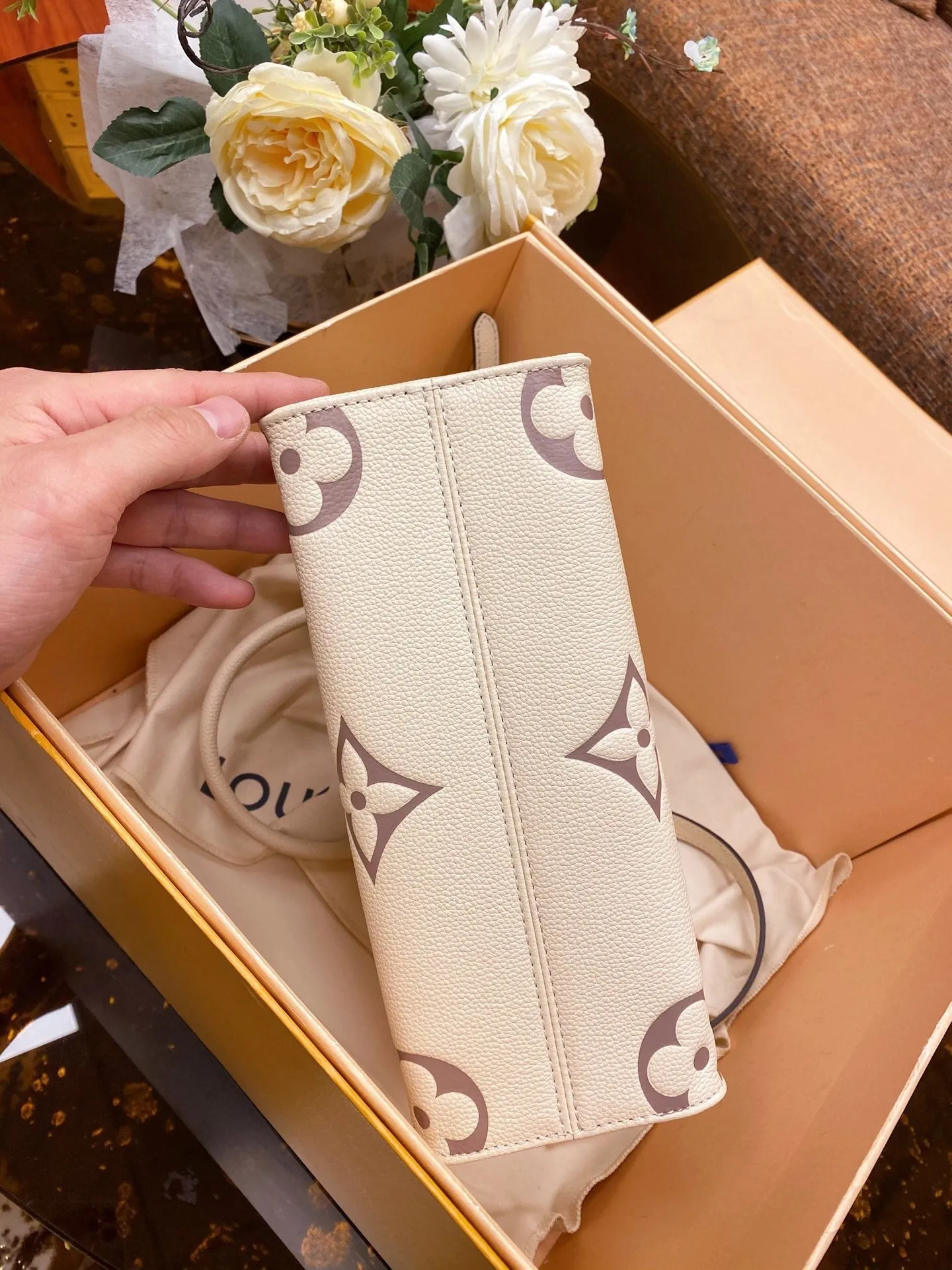 Designer Totes - LOV - 6020