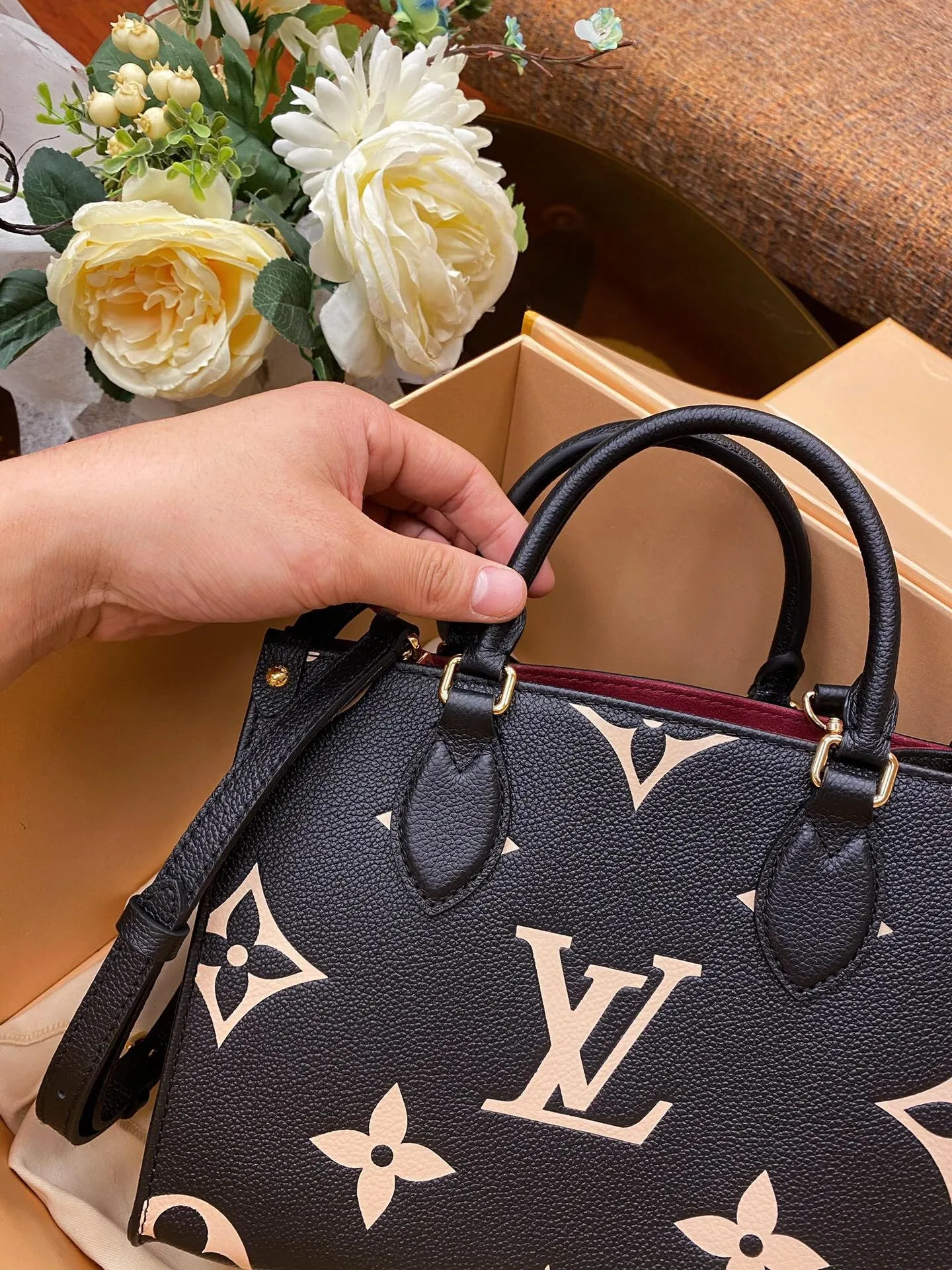Designer Totes - LOV - 6020