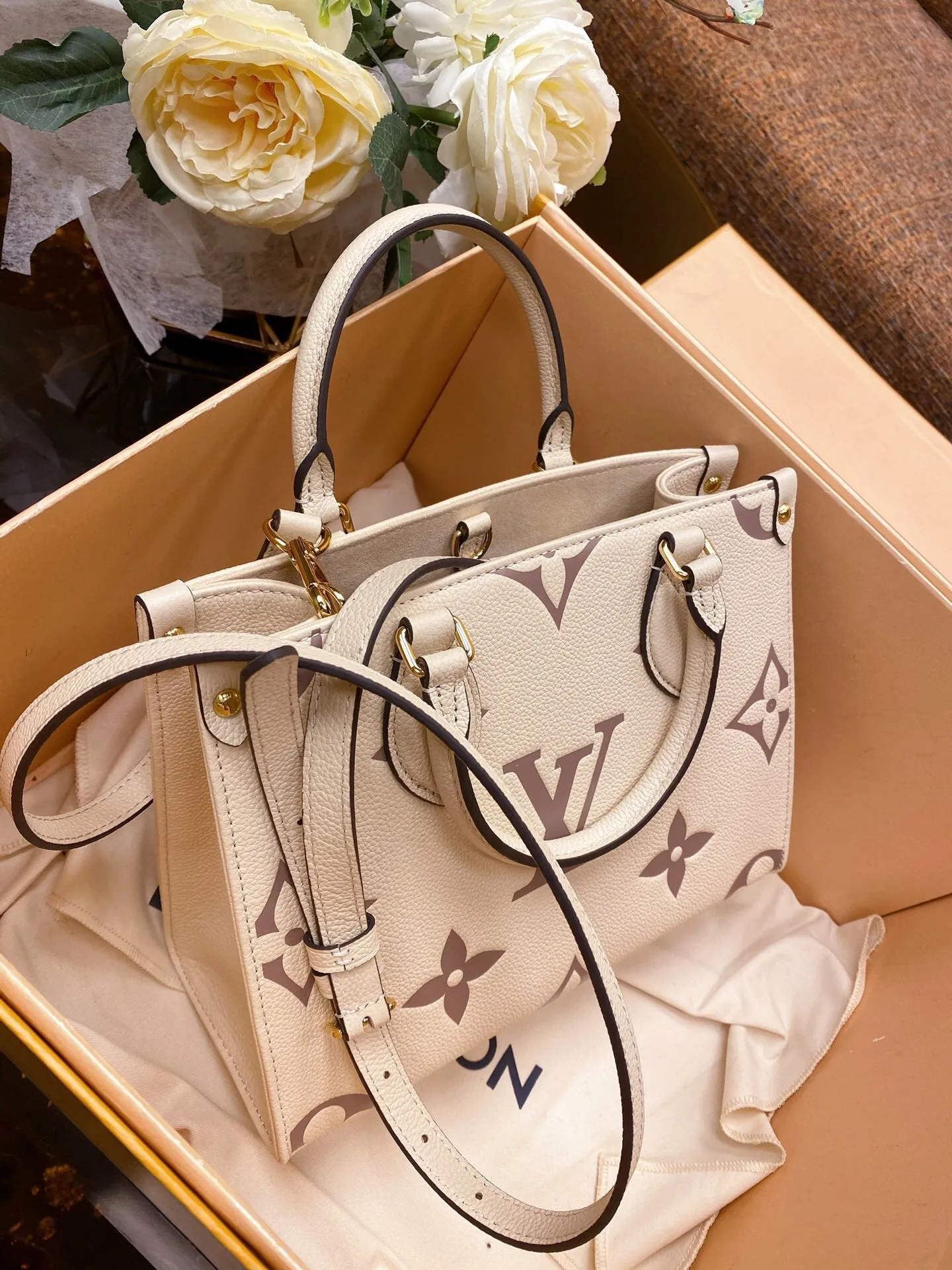 Designer Totes - LOV - 6020