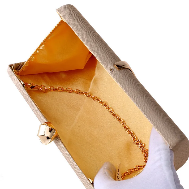 Elegant After Dark: The Must-Have Evening Clutch