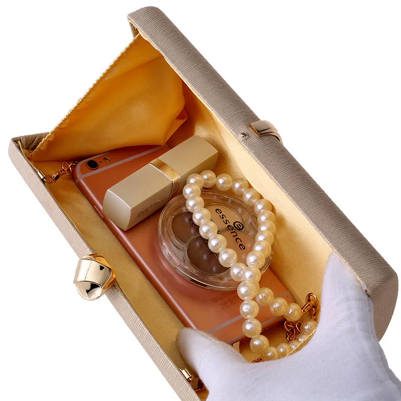 Elegant After Dark: The Must-Have Evening Clutch
