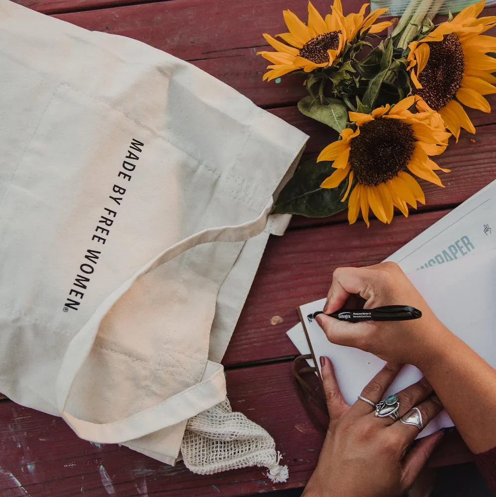 MARKET TOTE MADE BY FREE WOMEN